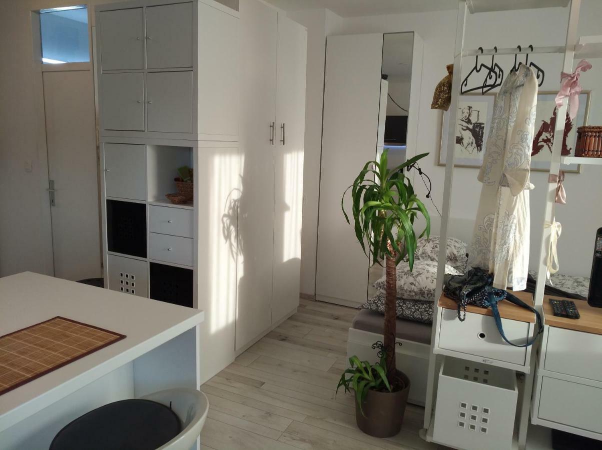 New Studio Apartment Sun With Free Parking Zagreb Exterior foto